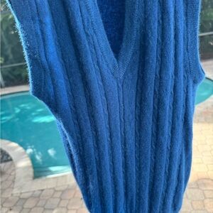 Elegant Blue Cashmere v neck sleeveless
